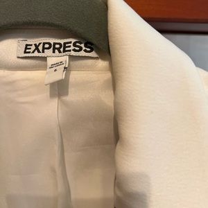 Express Blazer cream black collar size 6 GREAT FOR LONGER ARMS